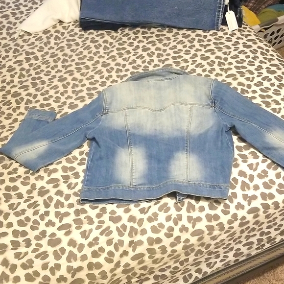 Jean jacket - Picture 3 of 3